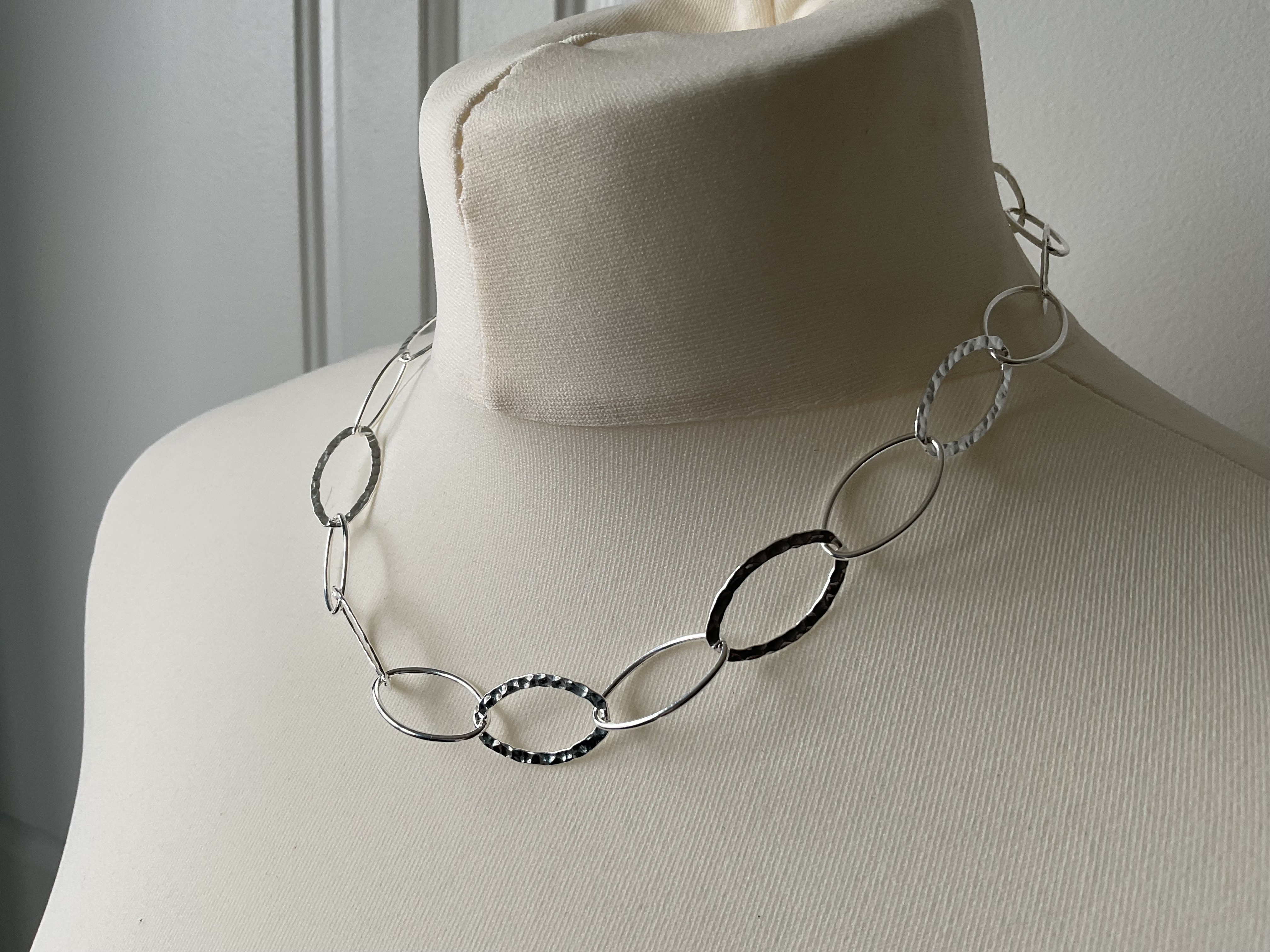 Interlocking Textured Oval Necklace